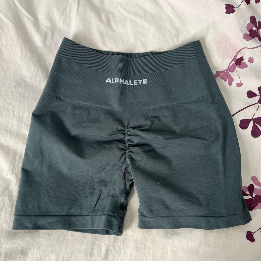 Alphalete Amplify Short 4.5”